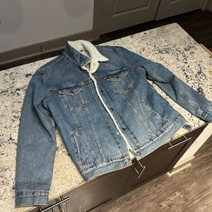 New with tags size Large Levi Jean jacket